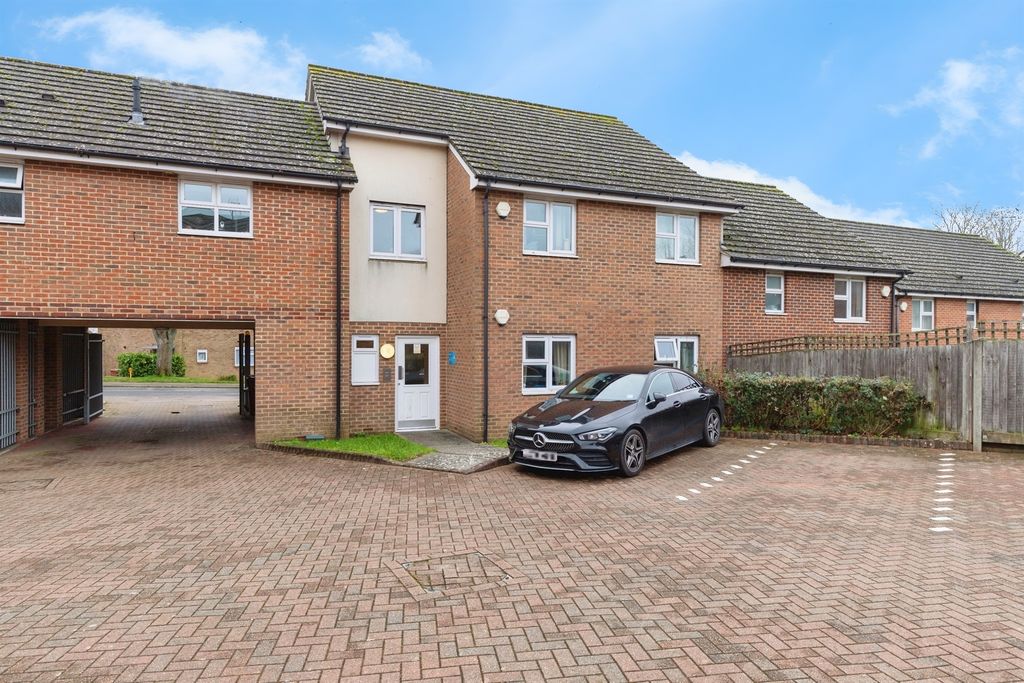 Property photo 2 of 13