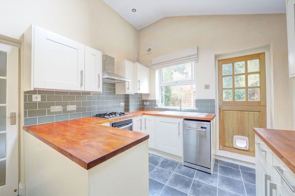 Property photo 3 of 4