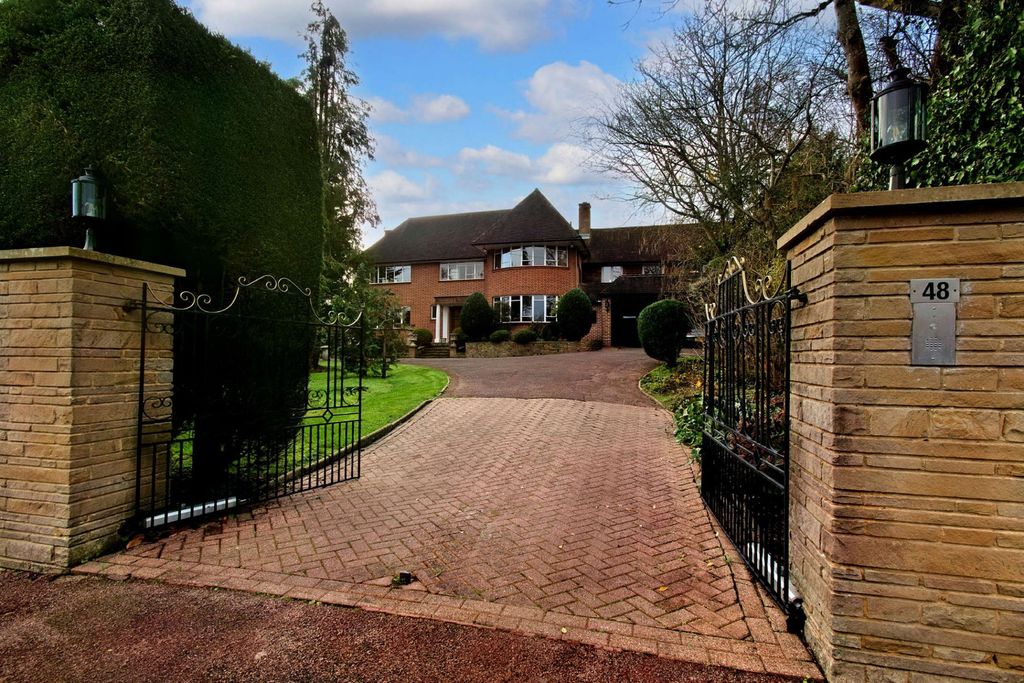 Property photo 2 of 29