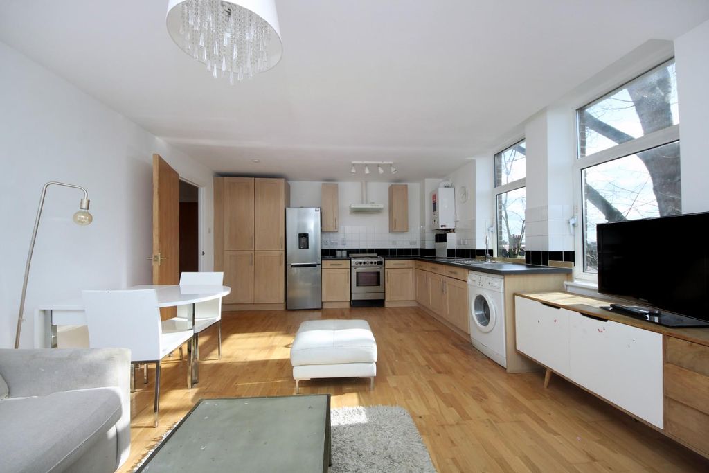 Property photo 2 of 9 Woodgrange House (7).Jpg