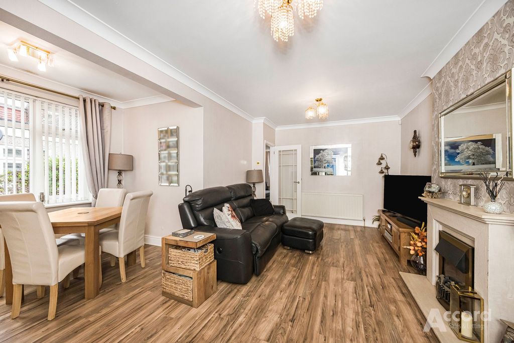 Property photo 3 of 21