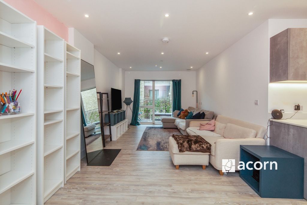 Property photo 3 of 10 Reception