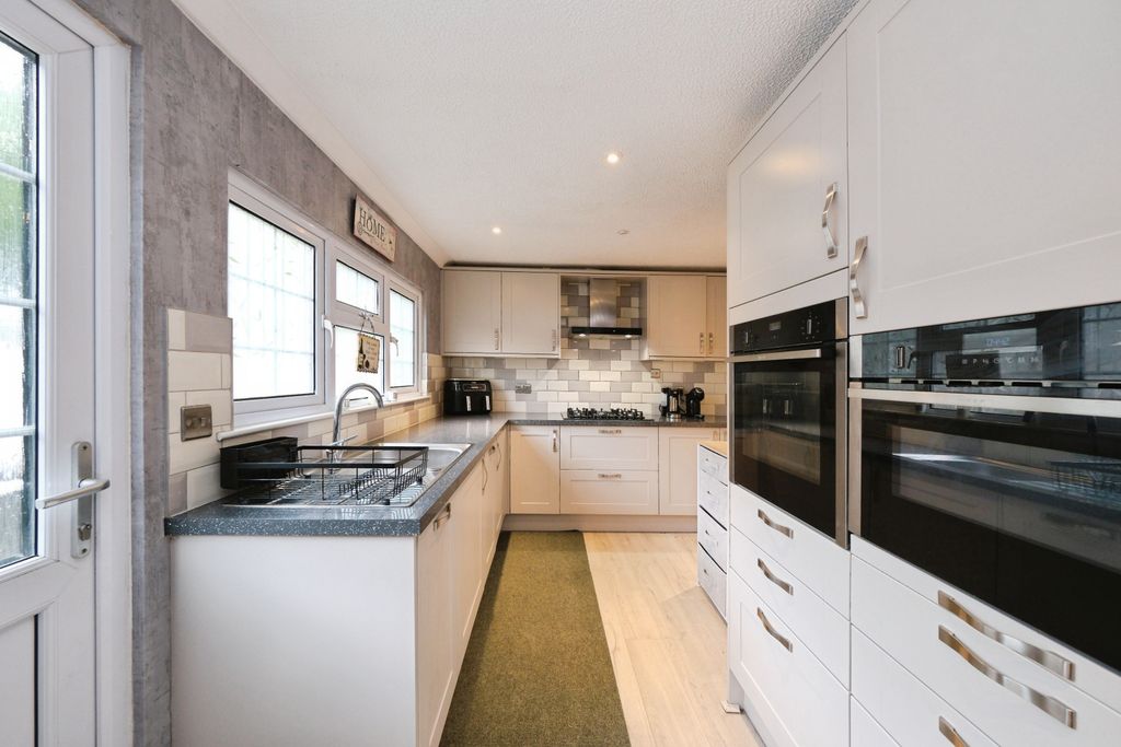 Property photo 3 of 20 Img_6457