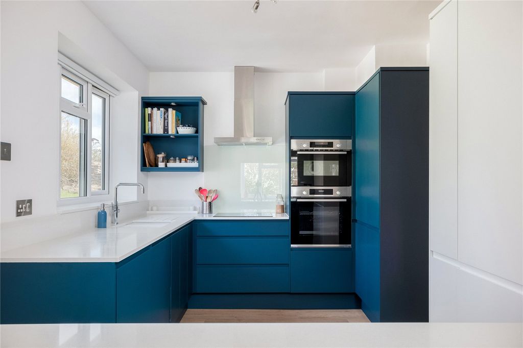 Property photo 2 of 24 Picture No. 09