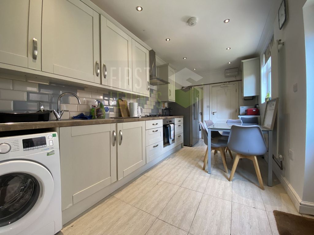 Property photo 1 of 14 Photo 19