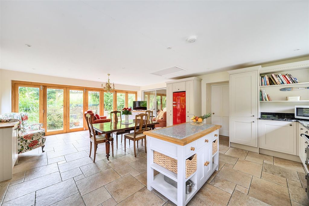 Property photo 2 of 18 Kitchen Diner
