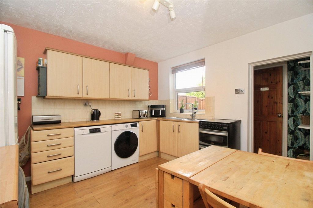 Property photo 3 of 8 Kitchen/Diner