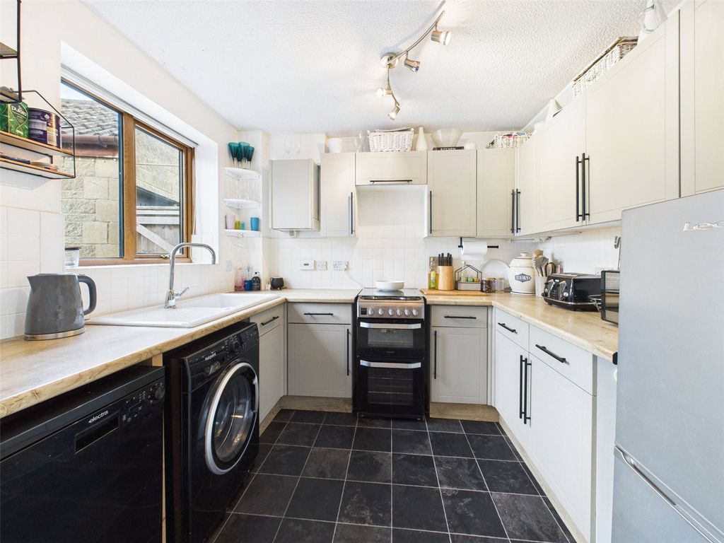 Property photo 3 of 15 Picture No. 33