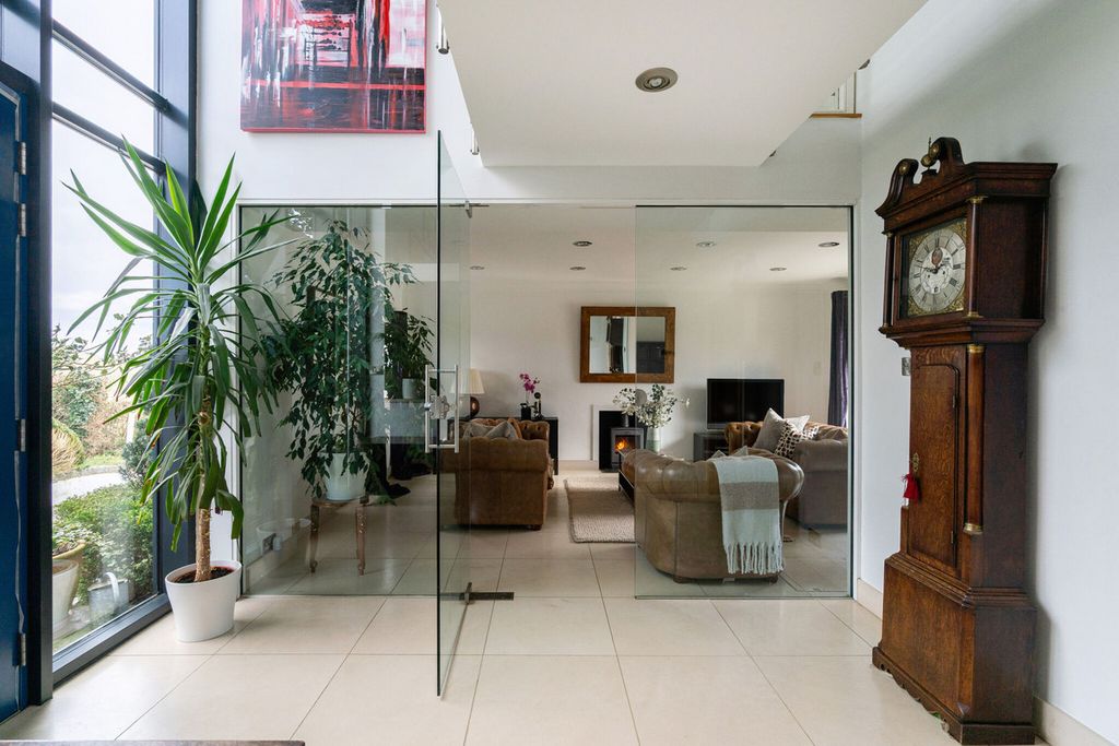 Property photo 2 of 46