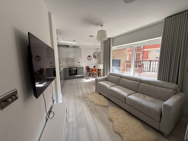 Property photo 2 of 11 Photo 1