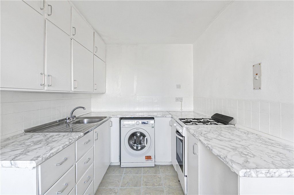 Property photo 2 of 16 Kitchen