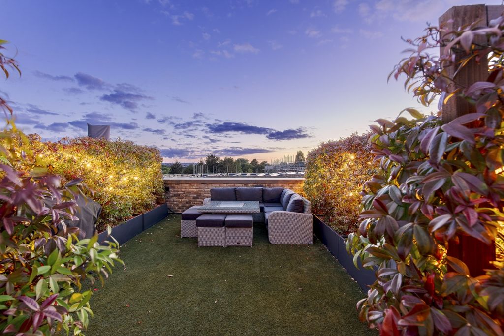 Property photo 2 of 22 094A1683-Hdr-Edit