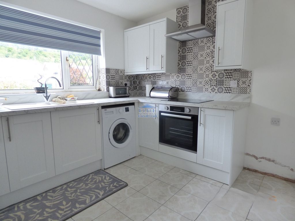 Property photo 2 of 15 Kitchen