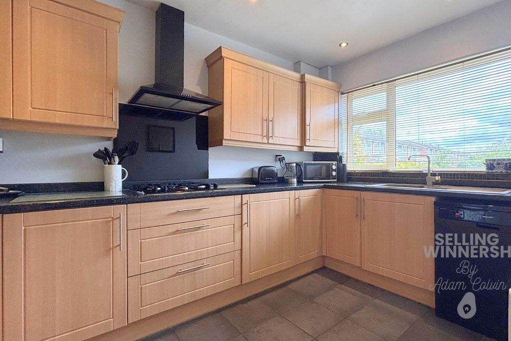 Property photo 3 of 17 4162813