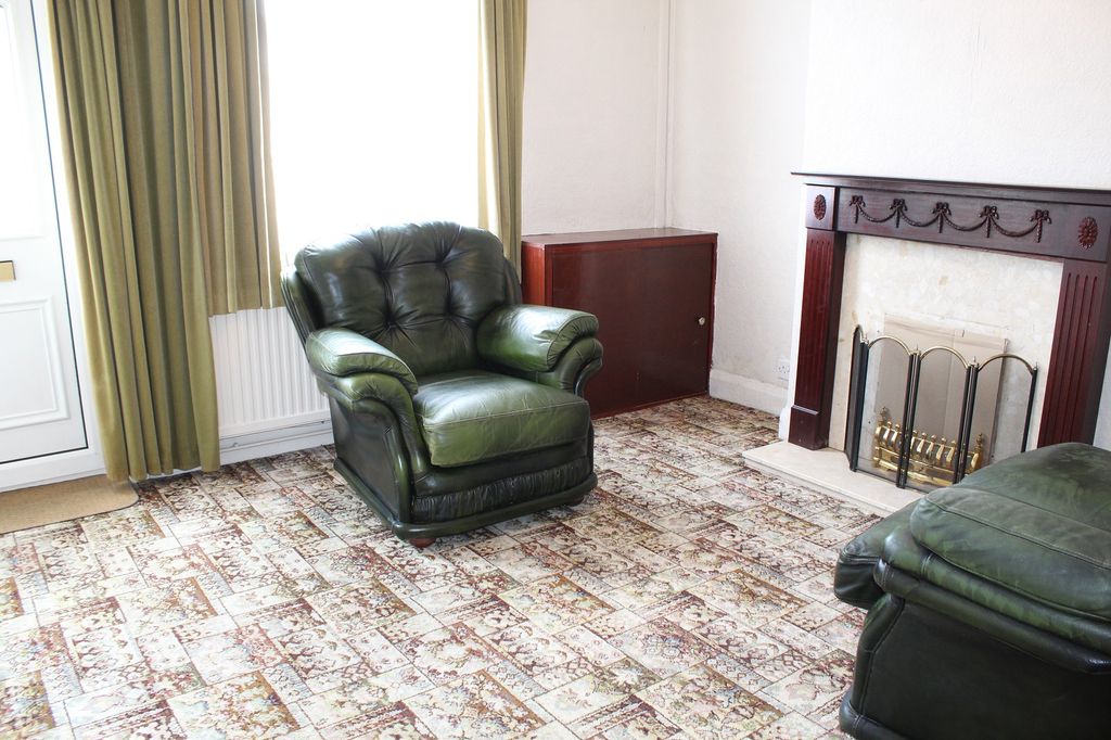 Property photo 2 of 8 Lounge