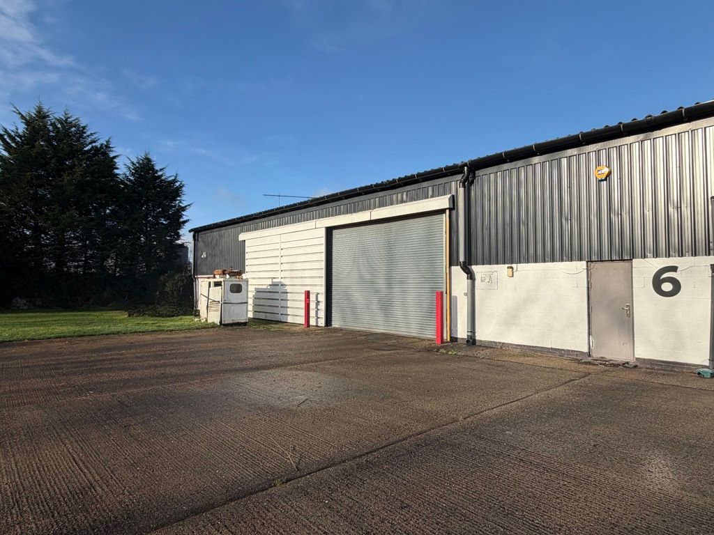 Property photo 1 of 9 Photo 8