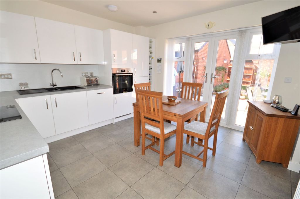 Property photo 2 of 13 Kitchen