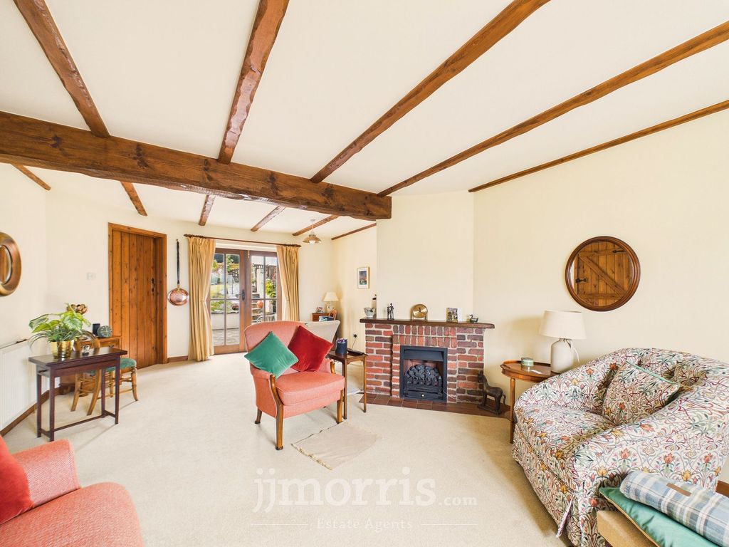 Property photo 2 of 31