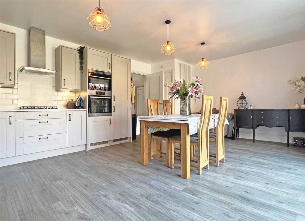 Property photo 3 of 22 Kitchen Diner.Jpg