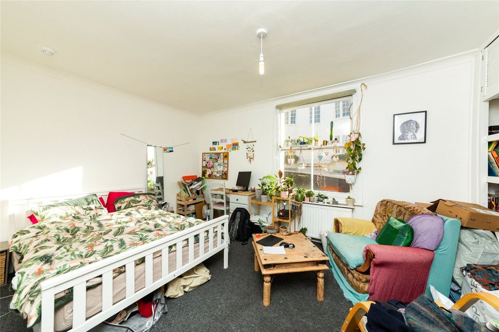 Property photo 1 of 7 Picture No. 11
