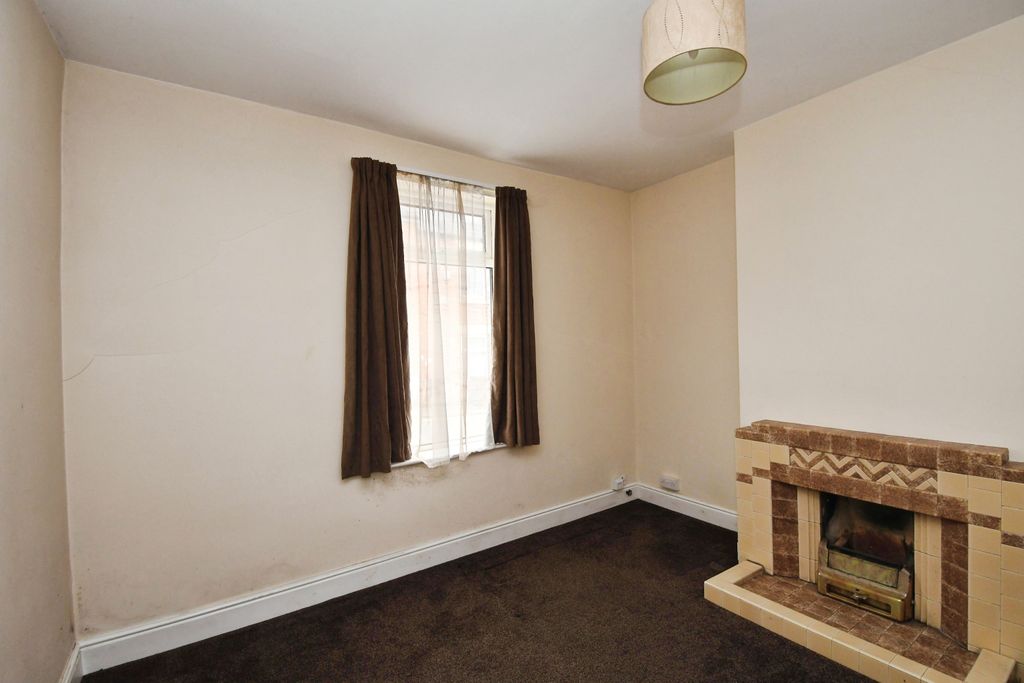 Property photo 2 of 21