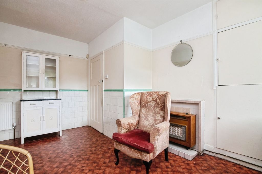 Property photo 2 of 17