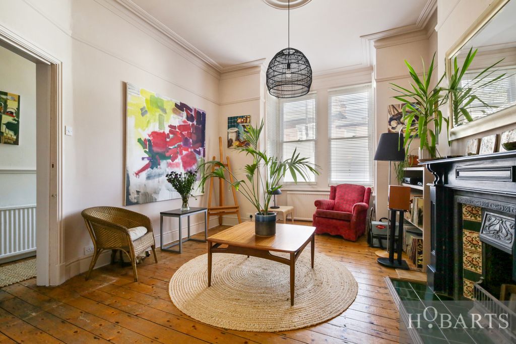 Property photo 2 of 17 Gallery