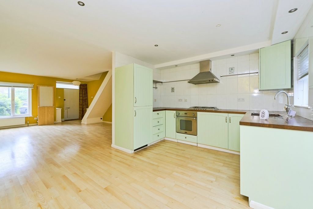 Property photo 2 of 17 Photo
