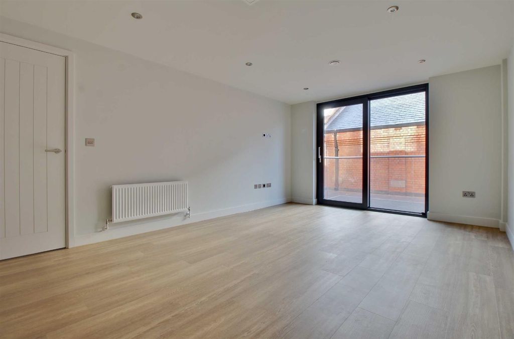 Property photo 3 of 6 Open Plan Living