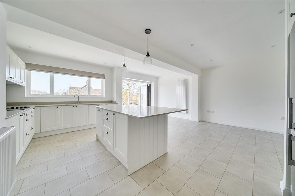 Property photo 3 of 21 Kitchen / Dining Room