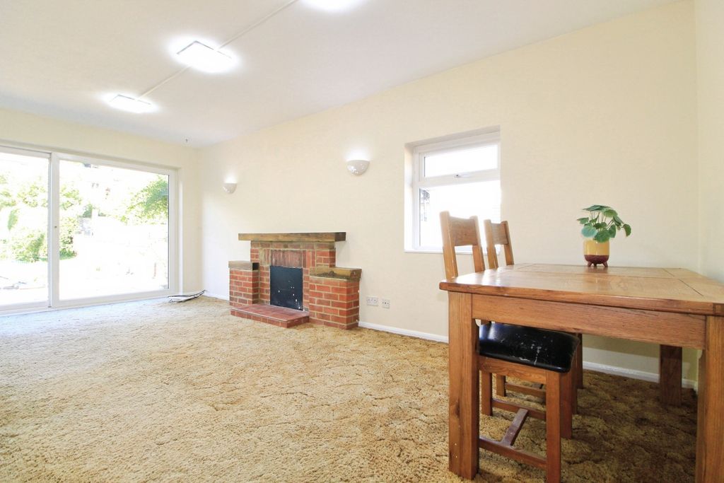 Property photo 2 of 23 1455F02c-Img 8649