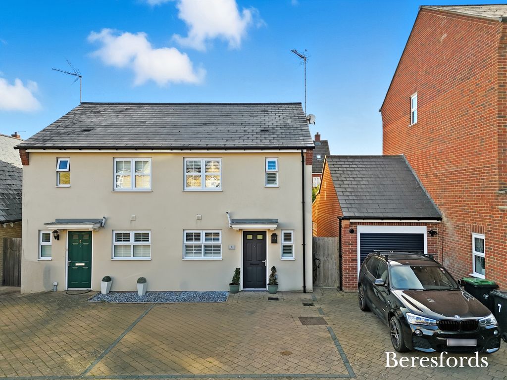 Property photo 1 of 16 Front