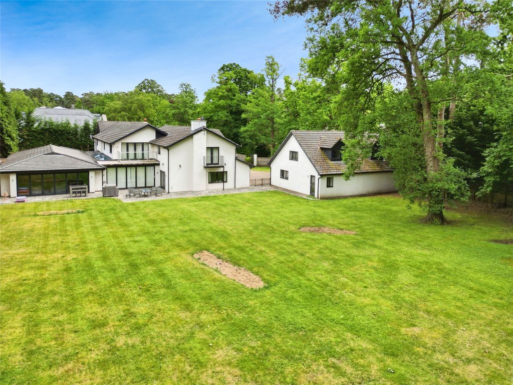 Property photo 2 of 31 Picture No. 27