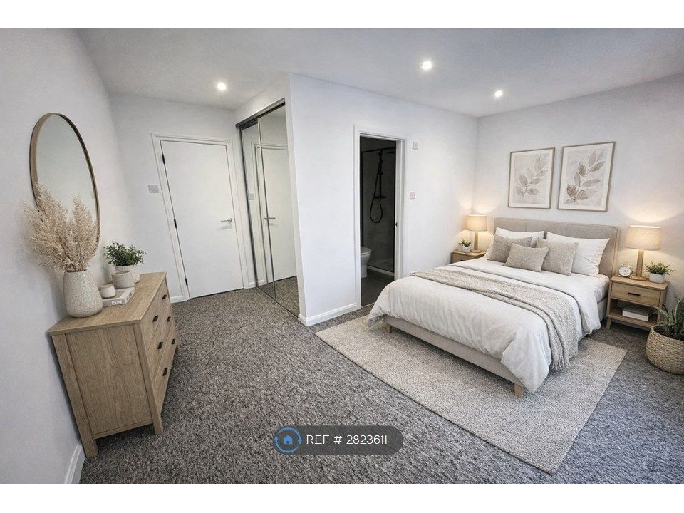 Property photo 3 of 8 Master Bedroom