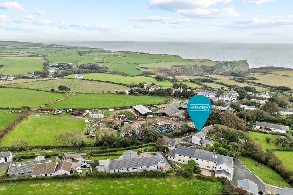 Property photo 3 of 24