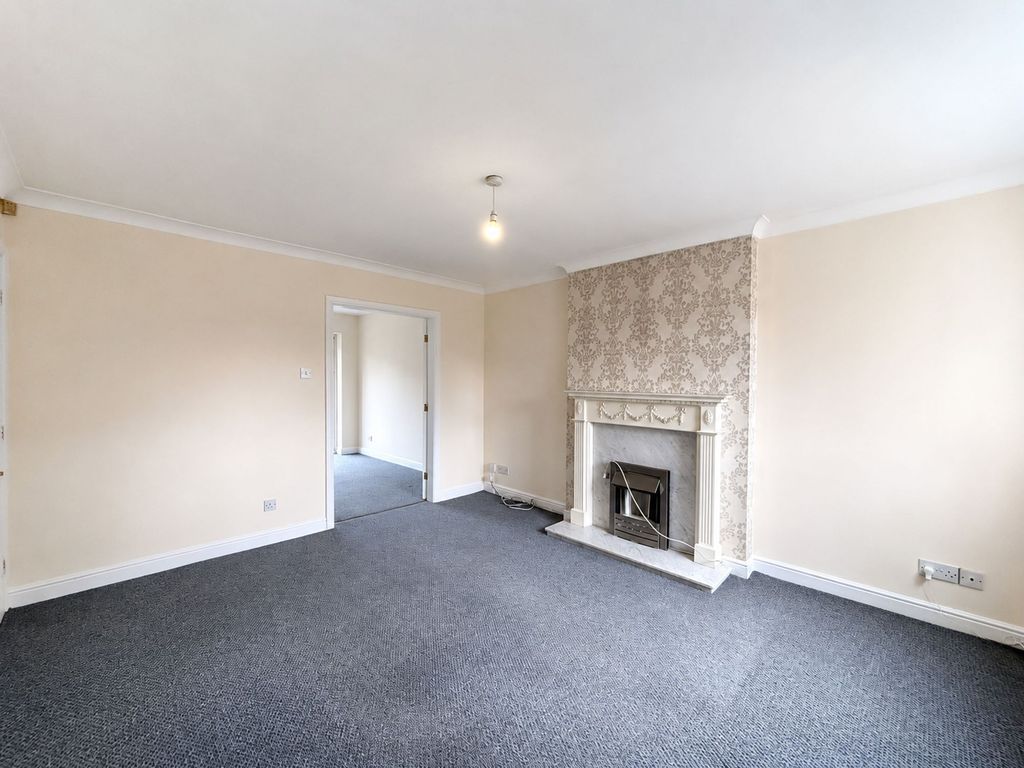 Property photo 3 of 16 Living Room