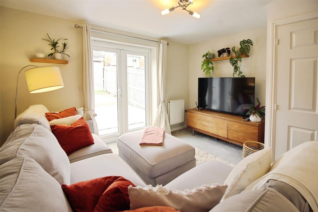 Property photo 2 of 14 Open Plan Living