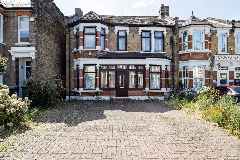 Property photo 1 of 58