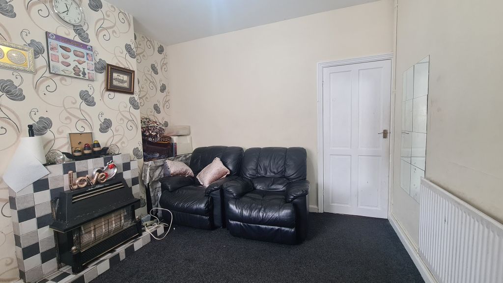 Property photo 2 of 8
