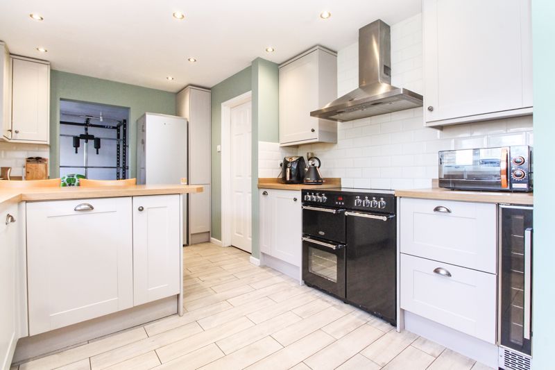 Property photo 2 of 17 Kitchen