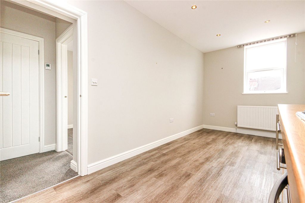 Property photo 3 of 14 Picture No. 15