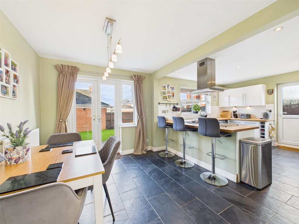 Property photo 3 of 16 Cam02435G0-Pr0099-Still012.Jpg