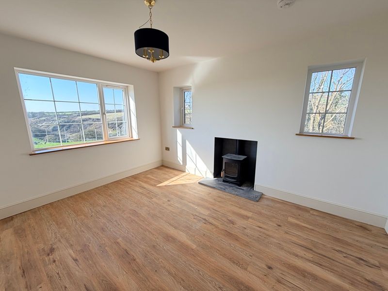 Property photo 2 of 23 Lounge