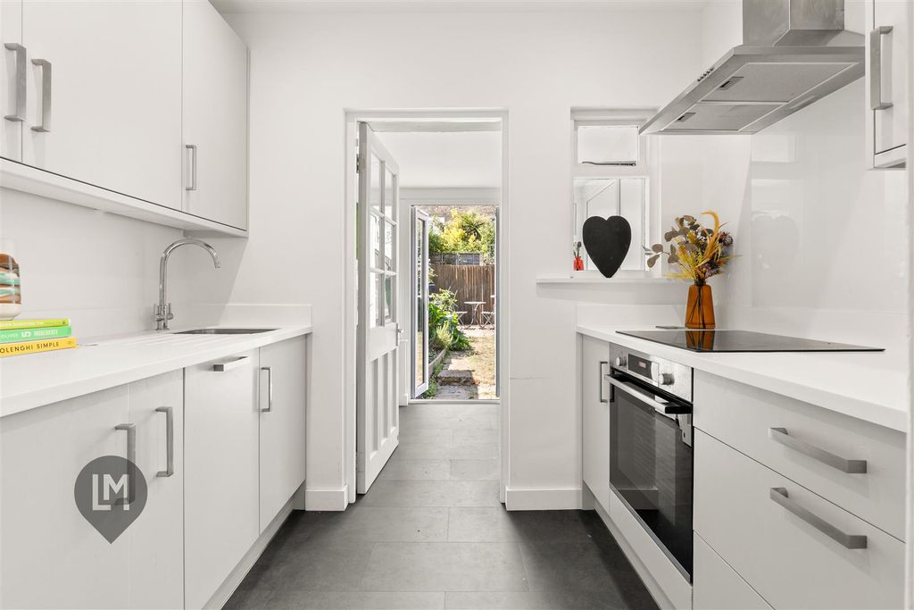 Property photo 3 of 7 Astonville Street