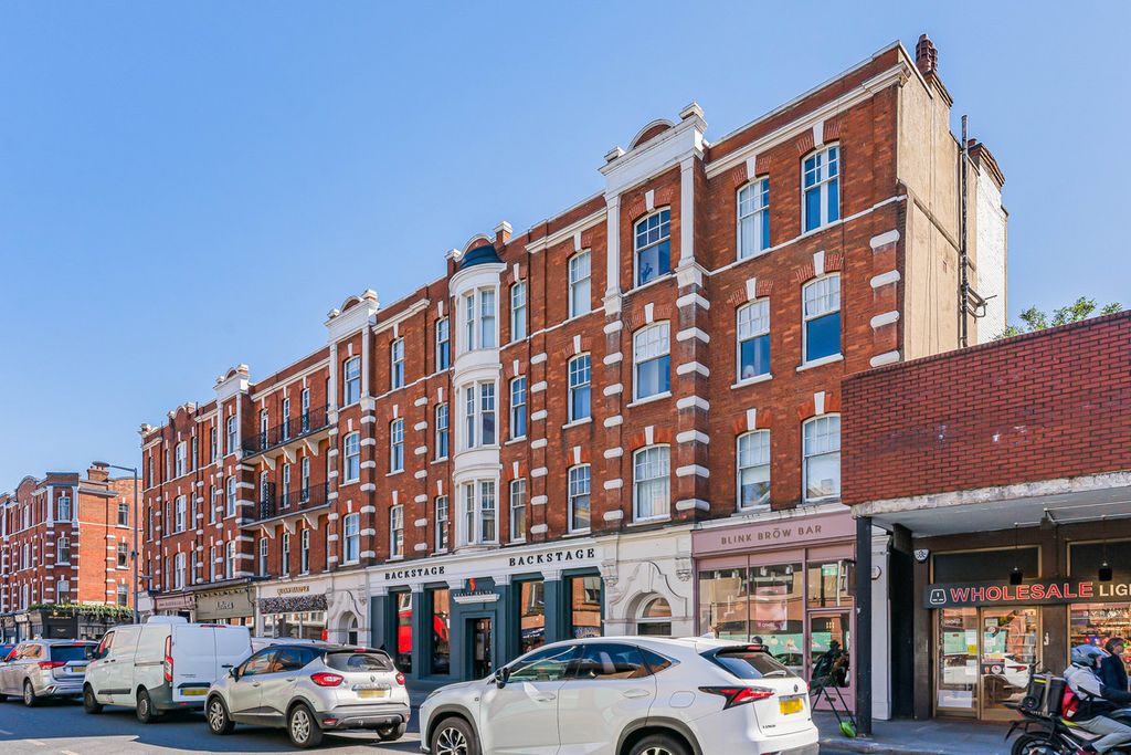 Property photo 1 of 17