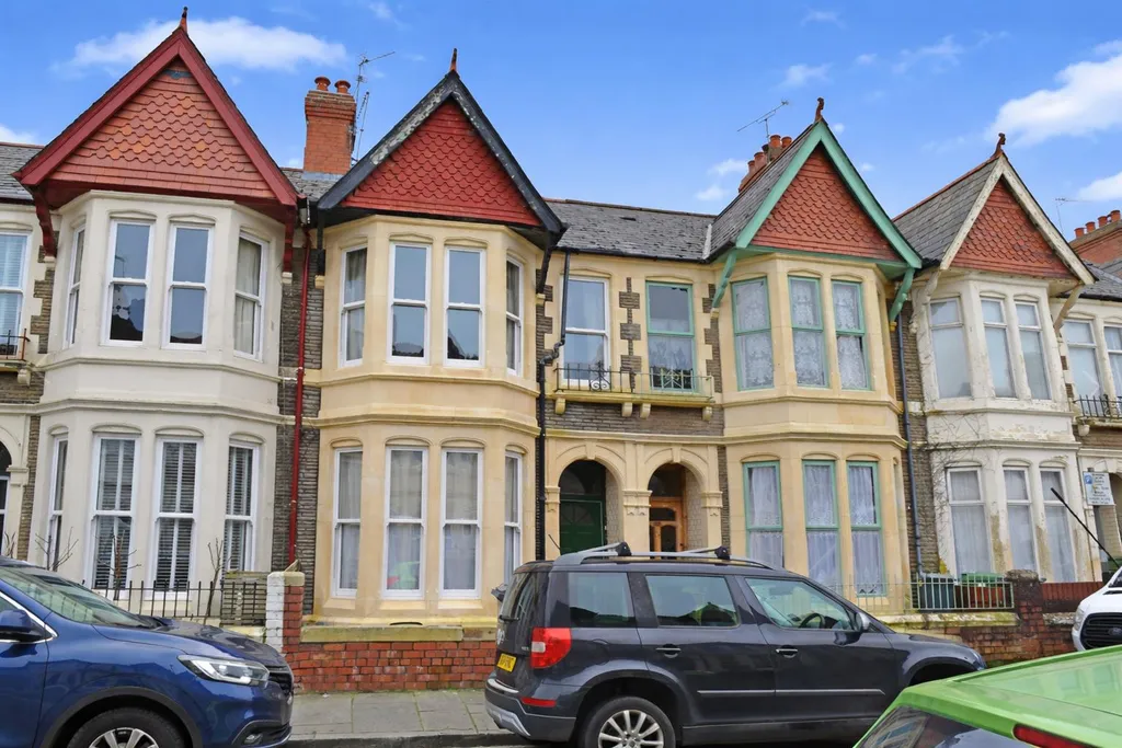 Apartment in Cardiff CF14, Gabalfa - More