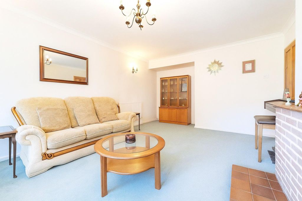 Property photo 3 of 20 Burston 2.Jpg