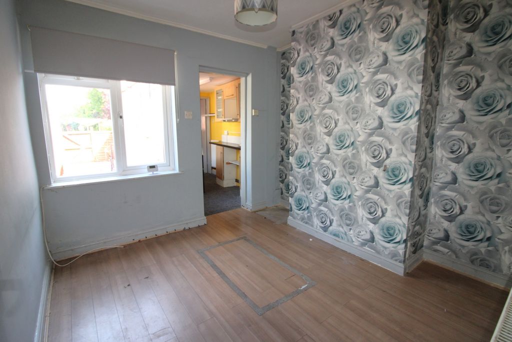 Property photo 3 of 10 Photo 3