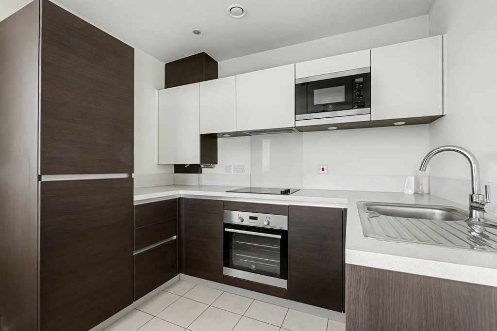 Property photo 3 of 13 5274415