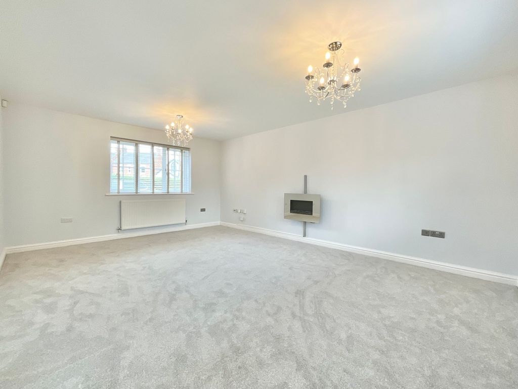 Property photo 2 of 28